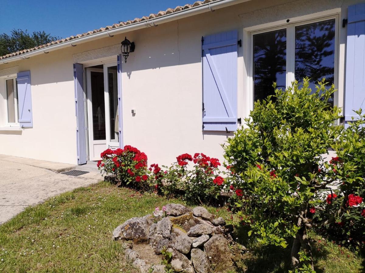 Gites Chez Belliveau Meursac ภายนอก รูปภาพ