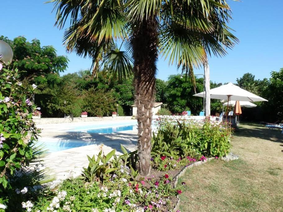 Gites Chez Belliveau Meursac ภายนอก รูปภาพ