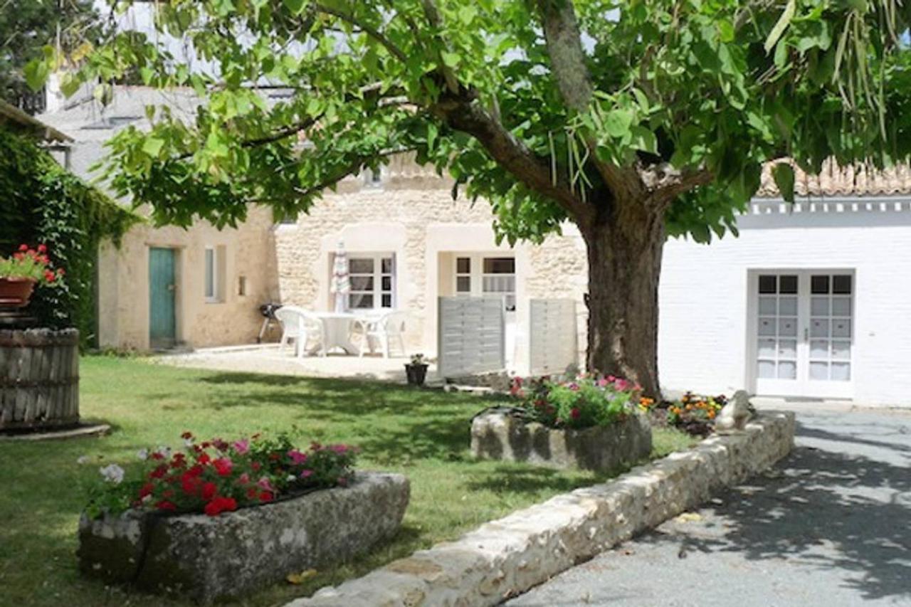 Gites Chez Belliveau Meursac ภายนอก รูปภาพ