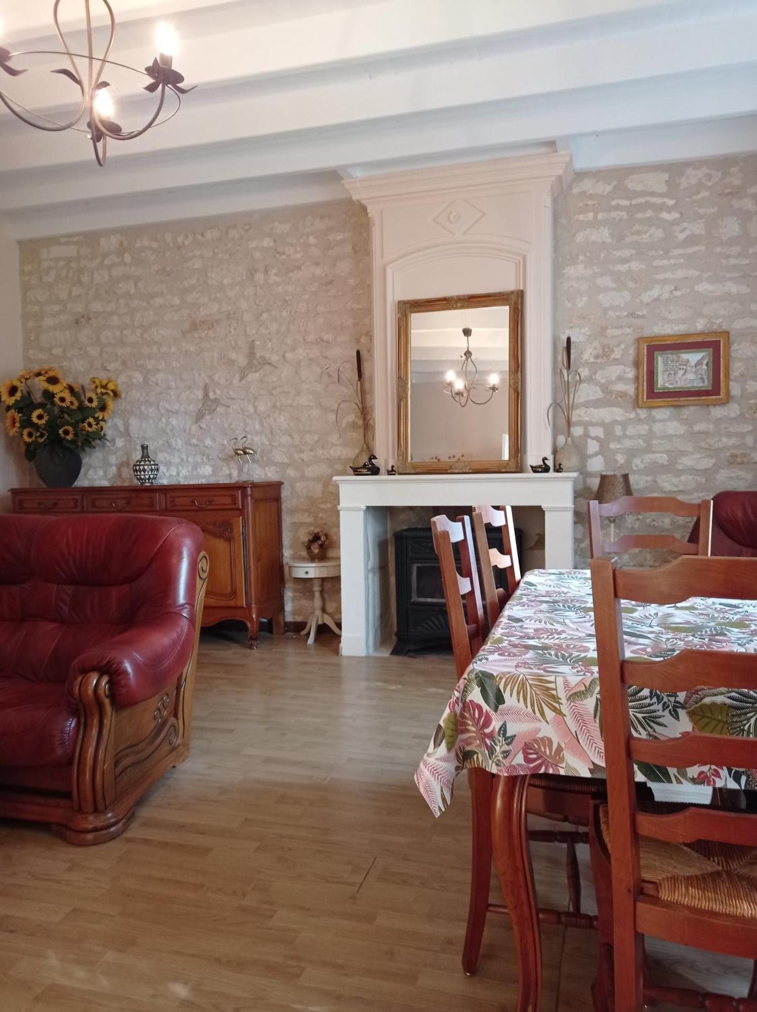 Gites Chez Belliveau Meursac ภายนอก รูปภาพ
