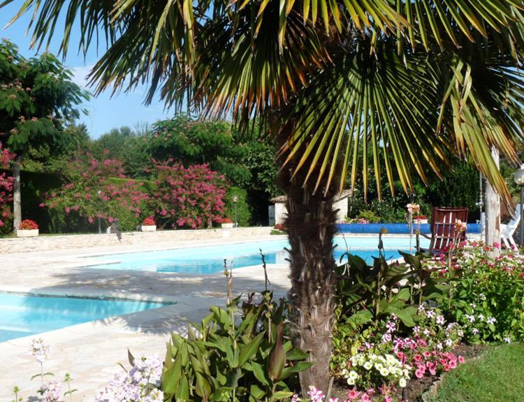 Gites Chez Belliveau Meursac ภายนอก รูปภาพ