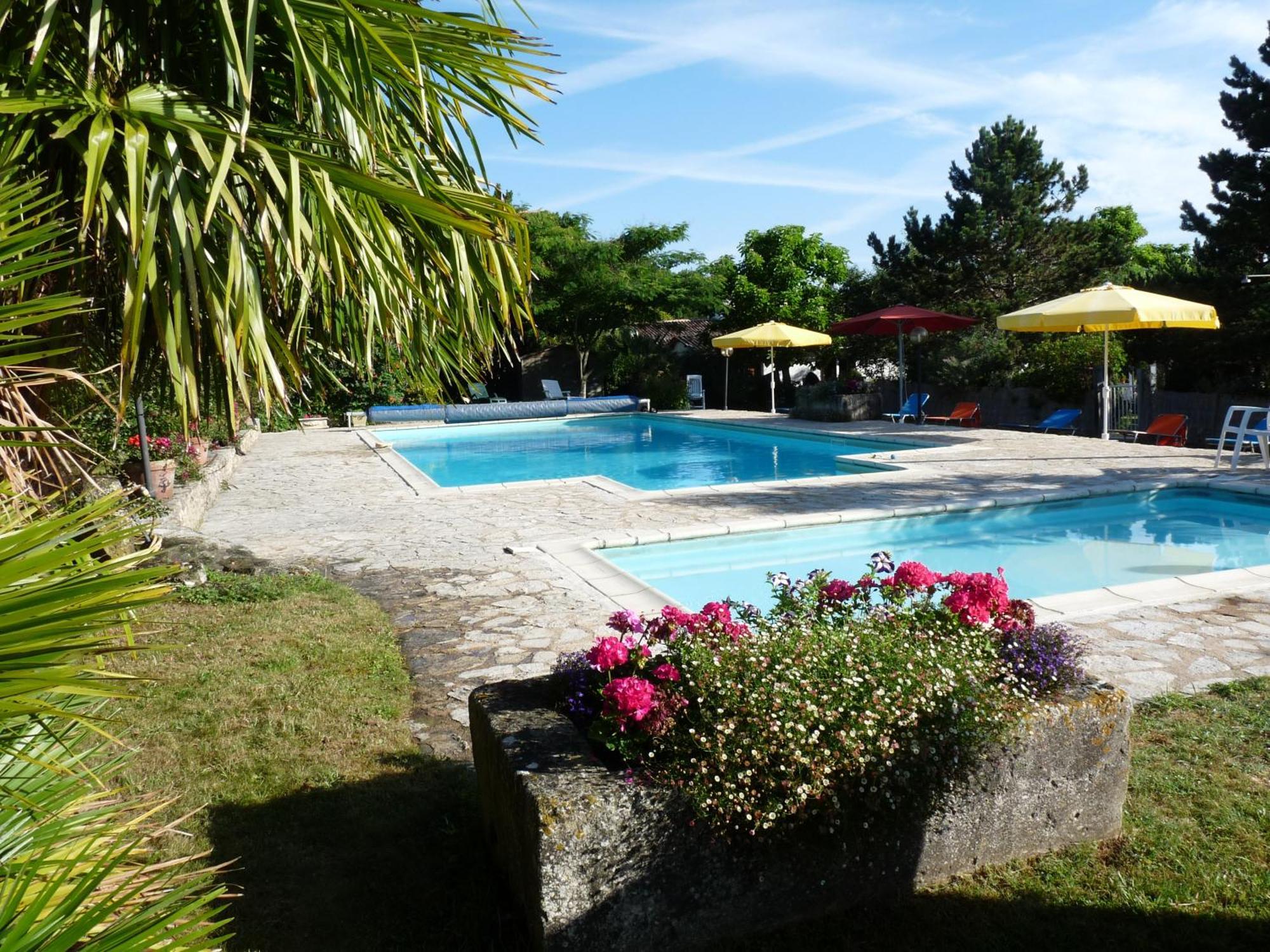 Gites Chez Belliveau Meursac ภายนอก รูปภาพ